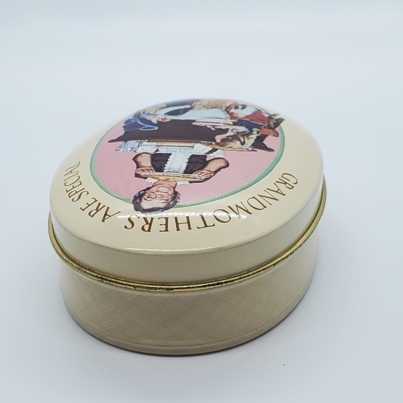 VTG new old stock Grandmother's are Special tin & Scented soap - Picture 6 of 13